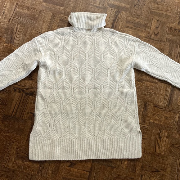 NWOT! Reitmans soft relaxed fit turtleneck sweater - Picture 13 of 16